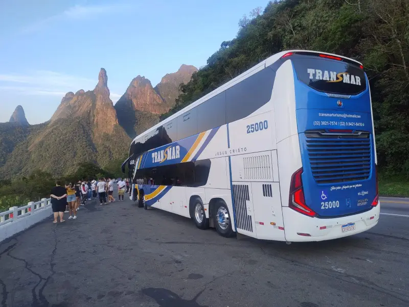 Ônibus de turismo Marcopolo Paradiso 1800 DD double-decker da Transmar Turismo